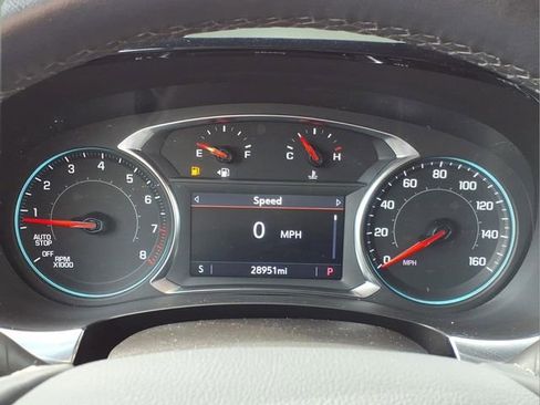 Used 2023 Chevrolet Traverse LT FWD image 25