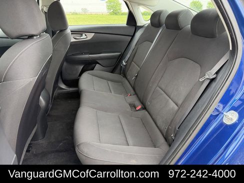 Used 2020 Kia Forte LXS FWD image 28