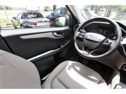 Used 2022 Ford Escape SEL FWD image 7