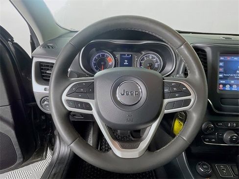 Used 2022 Jeep Cherokee Latitude w/ Trailer Tow Group image 12