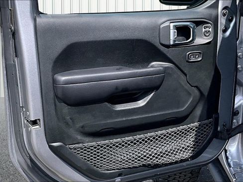 Used 2018 Jeep Wrangler Unlimited Sport S AWD/4WD image 16