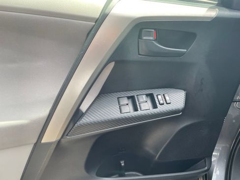 Used 2013 Toyota RAV4 XLE AWD/4WD image 11