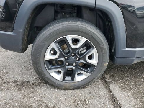Used 2018 Jeep Compass Trailhawk w/ Leather Interior Group AWD/4WD image 6