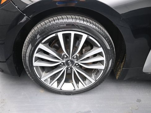 Used 2019 Kia Stinger Premium image 16