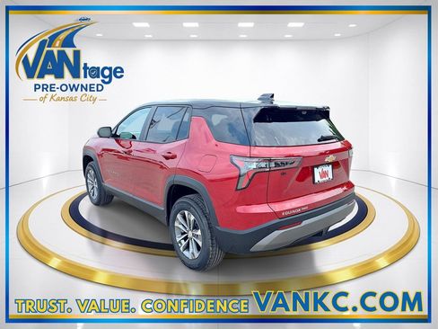 Used 2026 Chevrolet Equinox LT w/ Safety and Technology Package AWD/4WD image 9