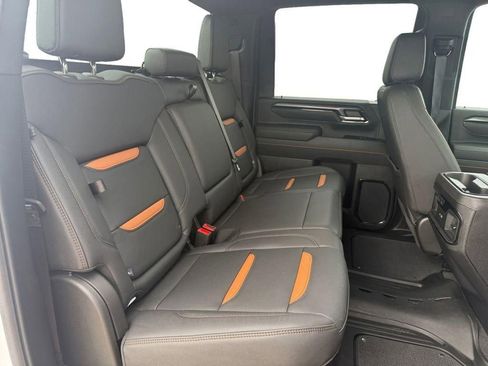 Used 2025 GMC Sierra 2500 AT4 AWD/4WD image 17