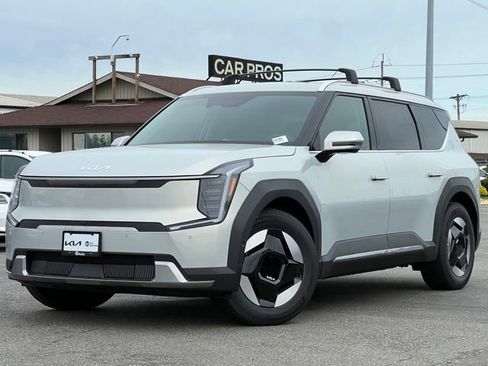 New 2026 Kia EV9 Wind image 1