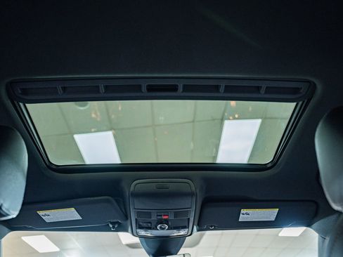 Used 2021 Volkswagen Passat 2.0T R-Line image 33