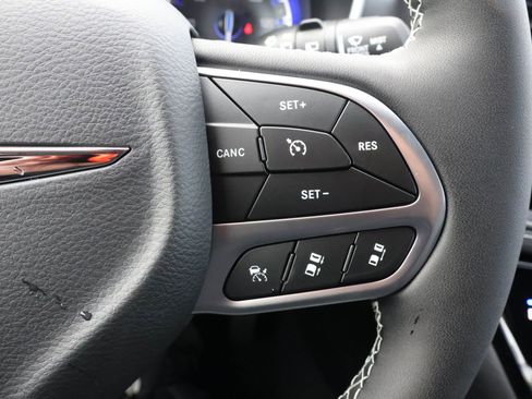 New 2026 Chrysler Pacifica Select image 24