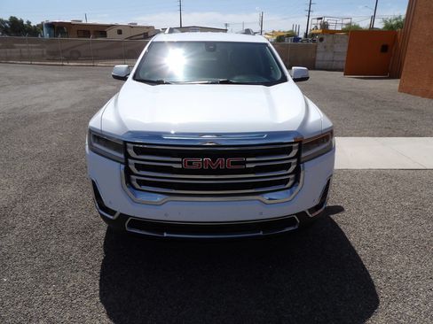 Used 2023 GMC Acadia SLT FWD image 3