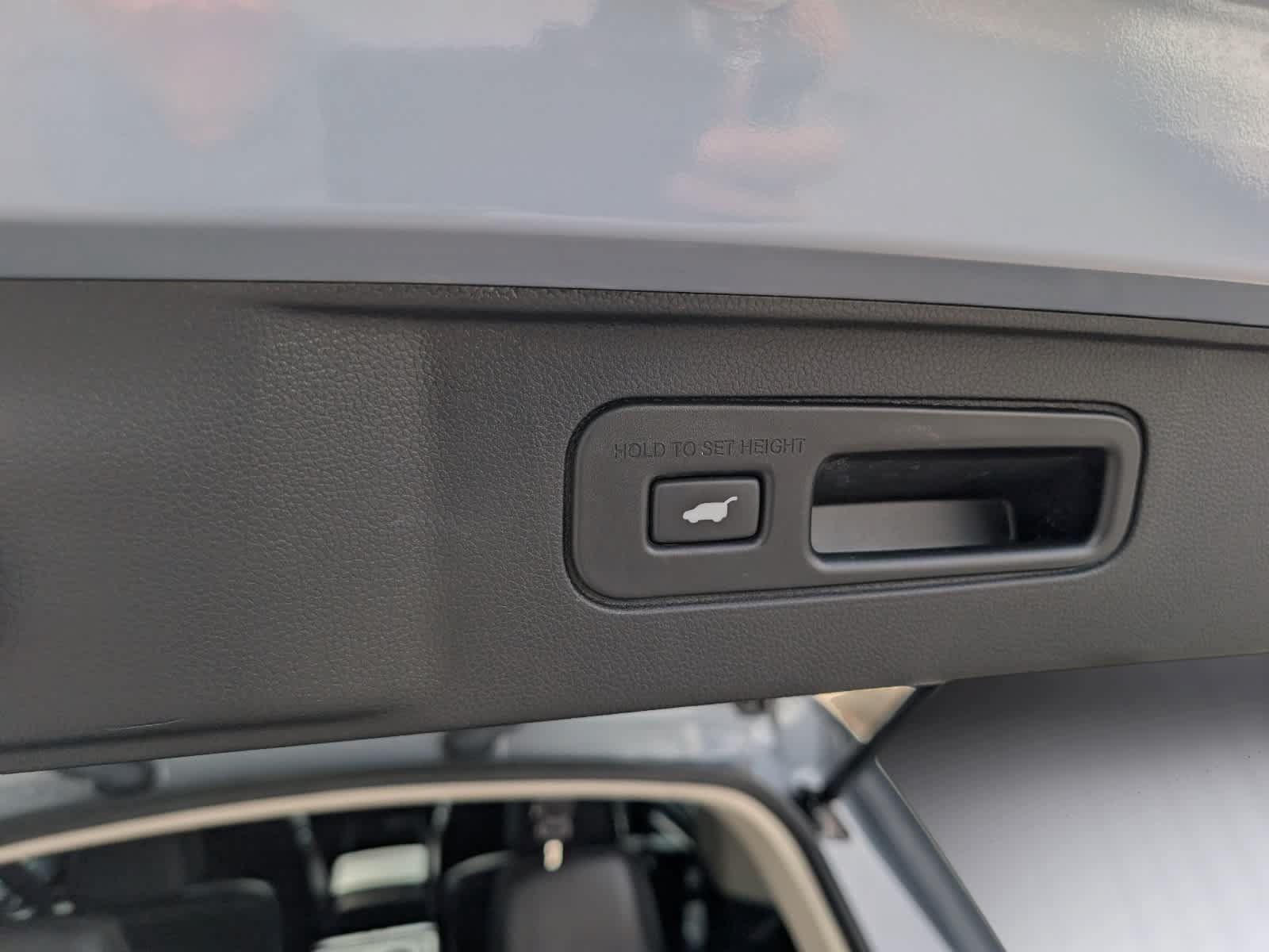 Used 2024 Honda Pilot Touring image 15