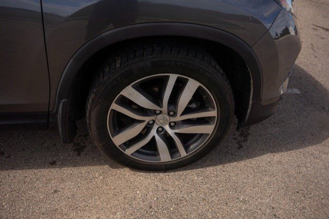 Used 2017 Honda Pilot Touring image 9