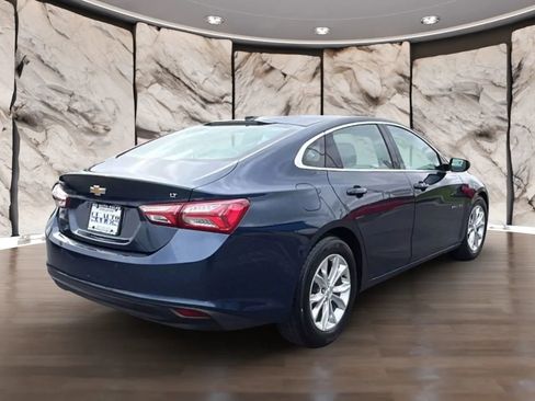 Used 2021 Chevrolet Malibu LT image 3