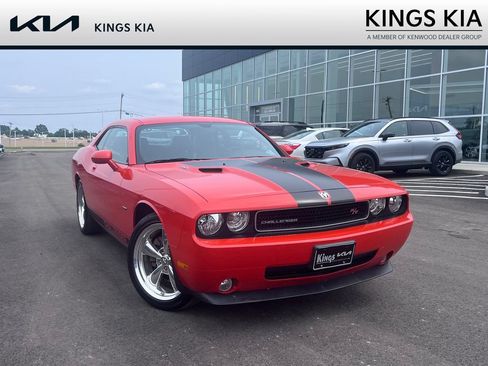 Used 2009 Dodge Challenger R/T RWD image 1