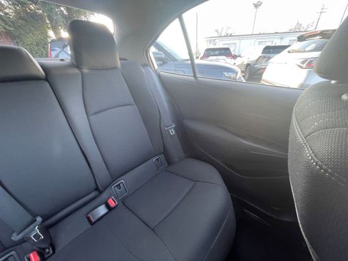 Used 2025 Toyota Corolla LE image 38