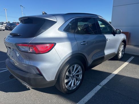 Used 2022 Ford Escape Titanium w/ Titanium Elite Package image 4