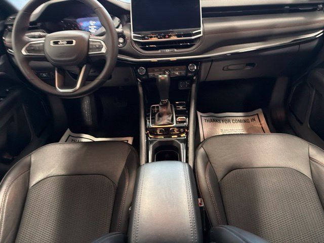 Used 2023 Jeep Compass Trailhawk w/ Trailhawk Convenience Group AWD/4WD image 15