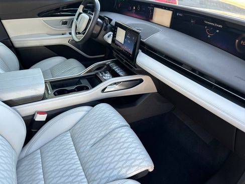 Used 2024 Lincoln Nautilus Black Label AWD/4WD image 18