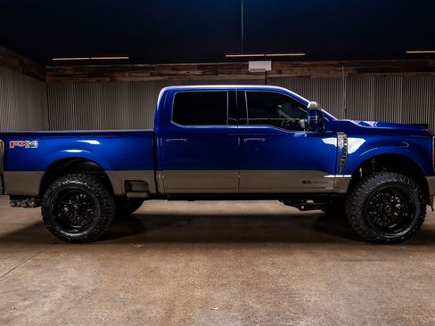 Used 2026 Ford F350 King Ranch w/ FX4 Off-Road Package image 11