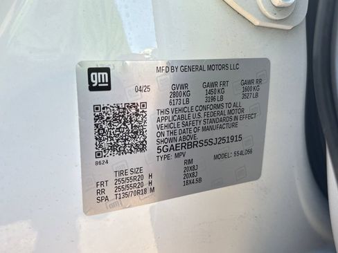 Used 2025 Buick Enclave Sport Touring image 34