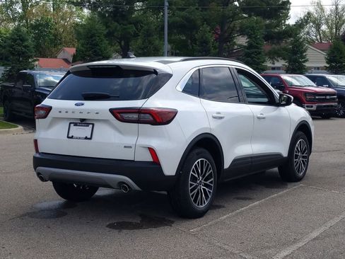 New 2024 Ford Escape SE FWD image 8