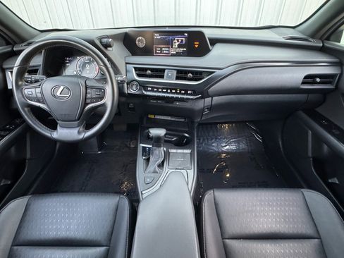 Used 2022 Lexus UX 200 image 11