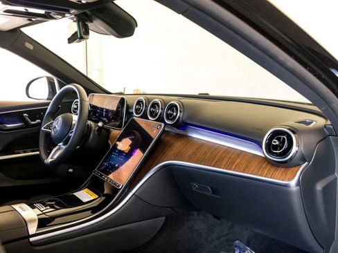 Used 2025 Mercedes-Benz C 300 Sedan image 21