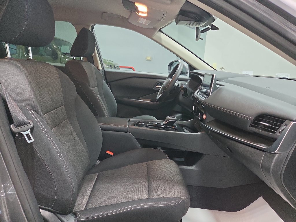 Used 2026 Nissan Rogue SV AWD/4WD image 18
