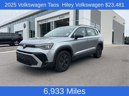 Used 2025 Volkswagen Taos S FWD image 1
