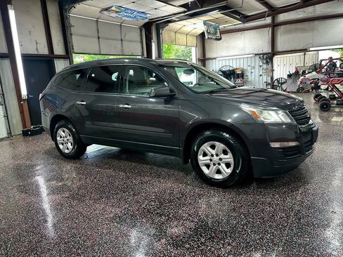 Used 2015 Chevrolet Traverse LS image 9
