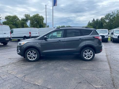 Used 2018 Ford Escape SE FWD image 10
