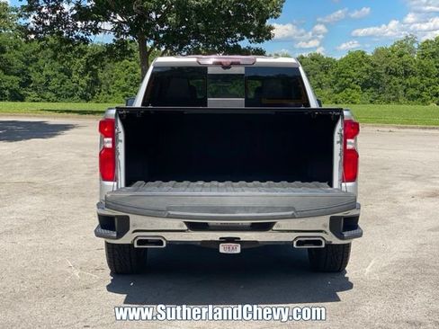 Used 2020 Chevrolet Silverado 1500 LTZ w/ LTZ Premium Package AWD/4WD image 15