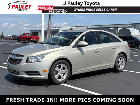 Used 2014 Chevrolet Cruze LT w/ Enhanced Safety Package FWD image 1