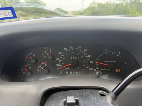 Used 2001 Ford F350 XL RWD image 3