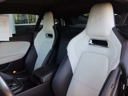 Used 2023 Jaguar F-TYPE R AWD/4WD image 16