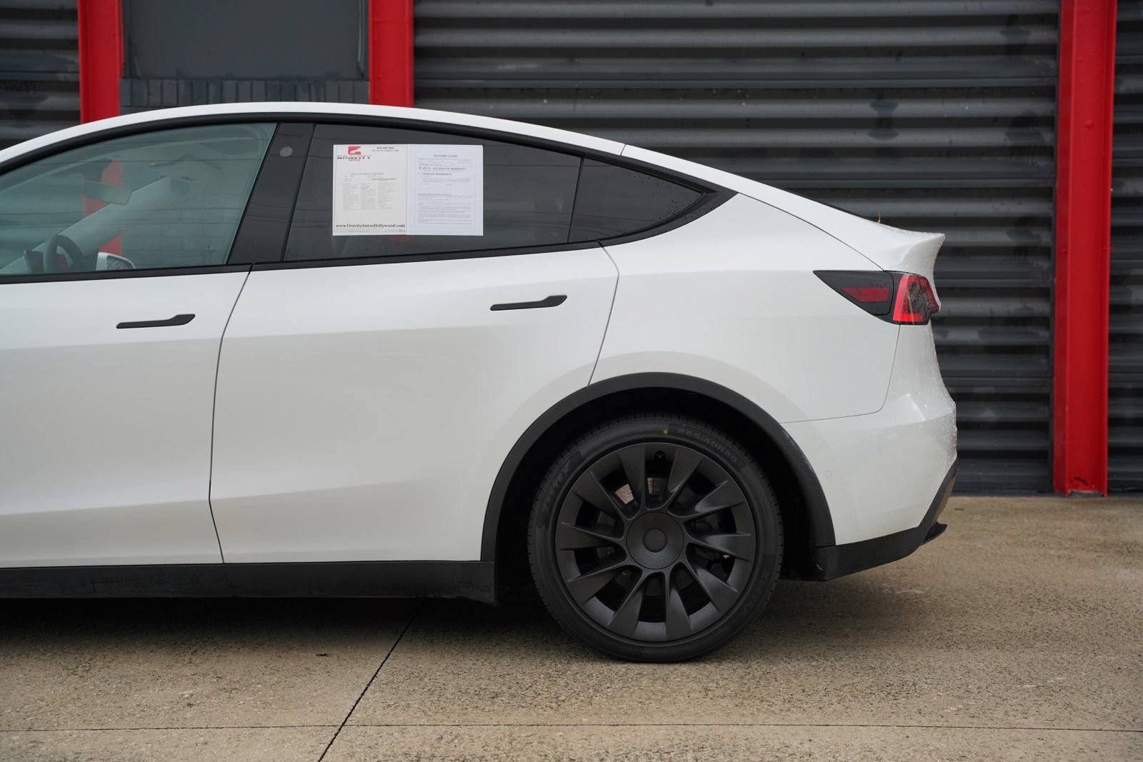 Used 2022 Tesla Model Y Long Range AWD/4WD image 5