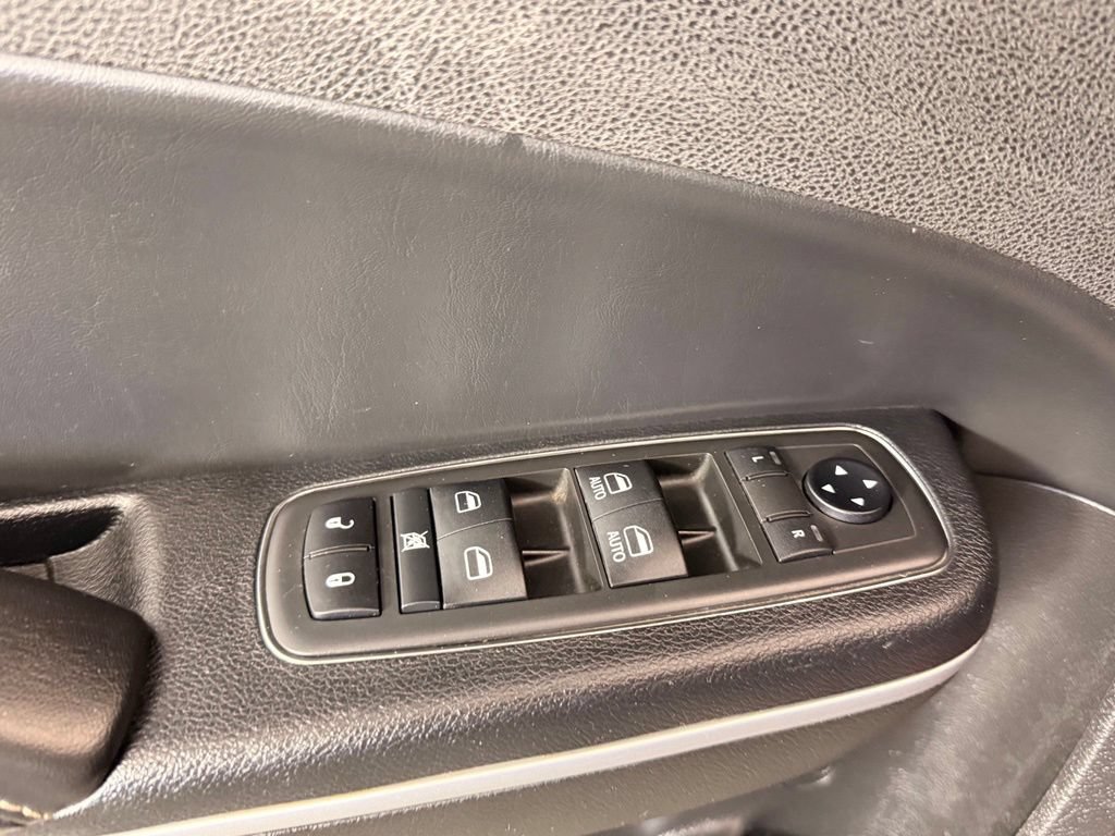 Used 2019 Chrysler 300 S AWD/4WD image 24