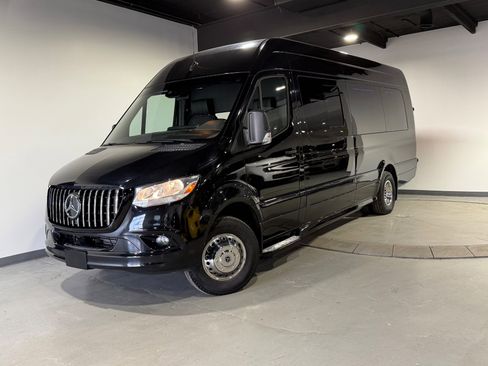Used 2022 Mercedes-Benz Sprinter 3500 image 1