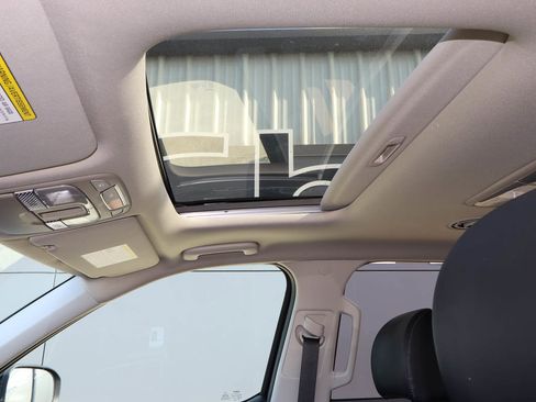 Used 2025 Kia Telluride S AWD/4WD image 8