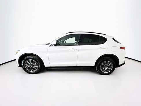 Used 2022 Alfa Romeo Stelvio Sprint image 3