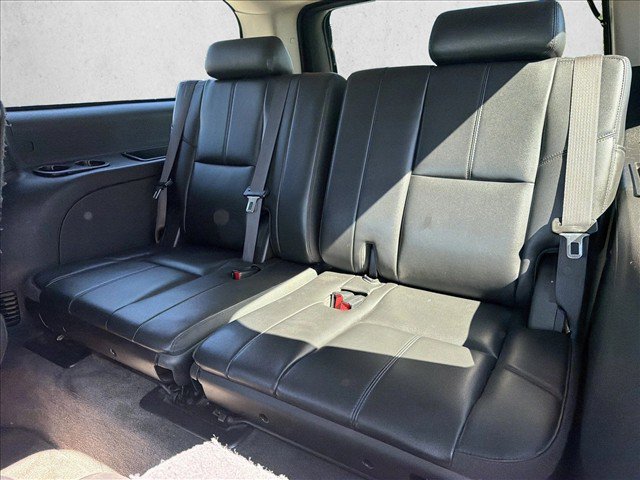 Used 2014 Chevrolet Suburban LTZ RWD image 22