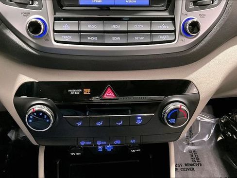 Used 2018 Hyundai Tucson SE image 16