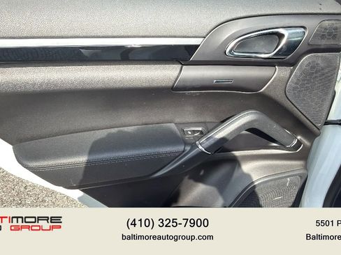 Used 2017 Porsche Cayenne Platinum Edition AWD/4WD image 37