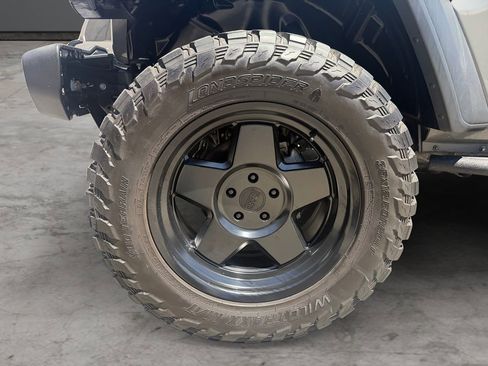 Used 2020 Jeep Wrangler Sport image 13