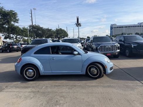 Used 2012 Volkswagen Beetle 2.5 FWD image 4