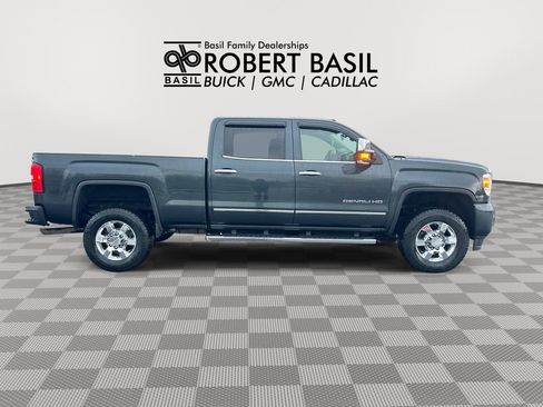 Used 2017 GMC Sierra 3500 Denali w/ Snow Plow Prep Package AWD/4WD image 9