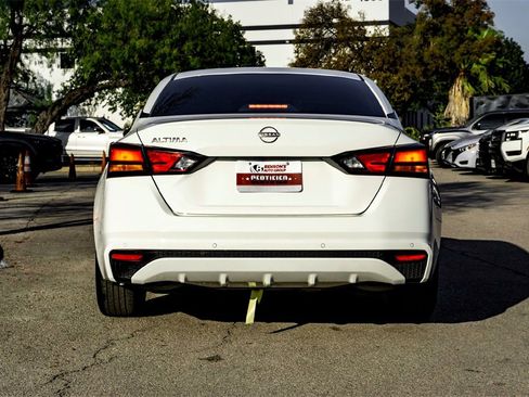 Used 2024 Nissan Altima 2.5 S image 6