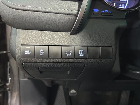 Used 2024 Toyota Camry SE image 25