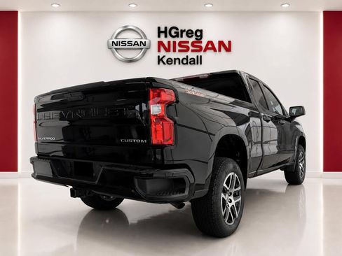 Used 2019 Chevrolet Silverado 1500 Custom Trail Boss w/ Custom Convenience Package AWD/4WD image 4