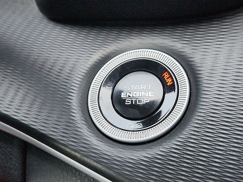 Used 2024 Jeep Grand Cherokee L Laredo AWD/4WD image 9